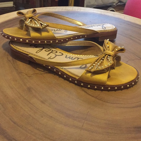 Sandals - Picture 2 of 2